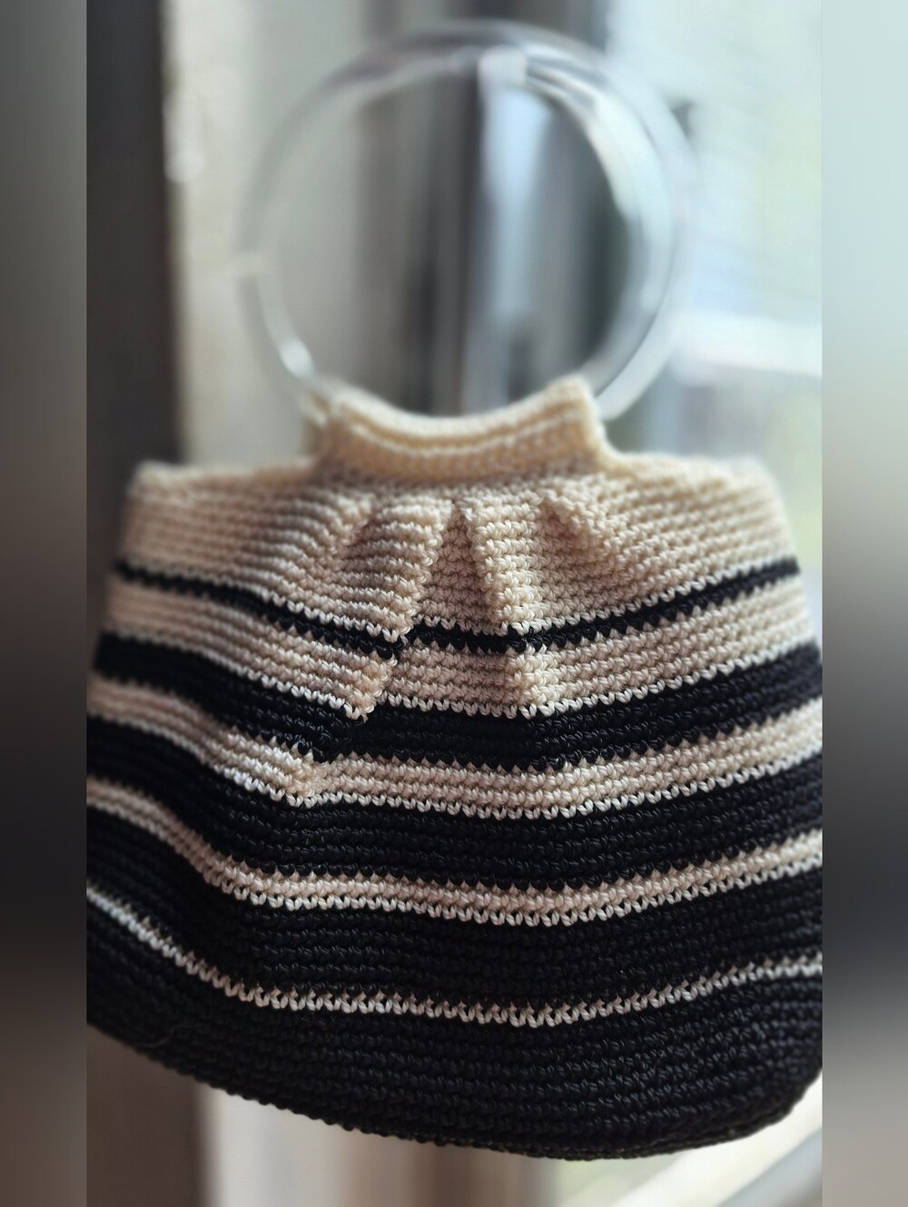 Vintage Genuine Sonoma Jean Co Crochet Knit Ring Handle Bag Black Cream Like New